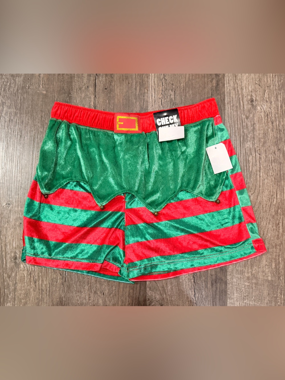 NWT Mad Engine Holiday Green & Red Mens  Stretch Shorts